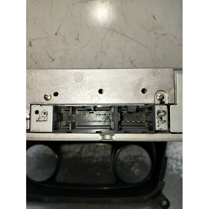Recambio de sistema audio / radio cd para nissan almera ii hatchback (n16) 2.2 di referencia OEM IAM 28185BN321 PN2424M 2000