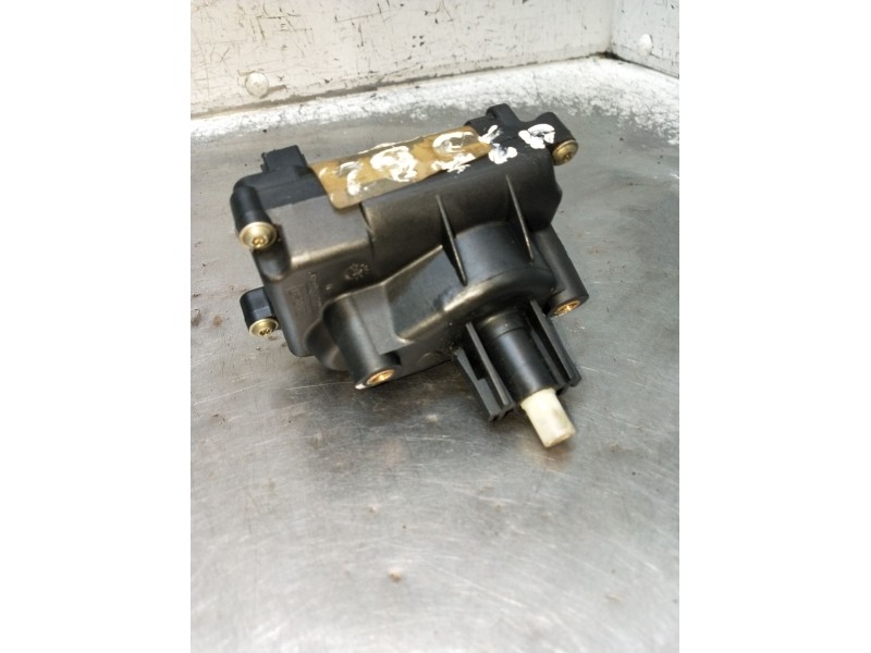Recambio de motor elevalunas trasero derecho para renault megane i coach (da0/1_) 1.9 dti (da0n) referencia OEM IAM ZH00538490  