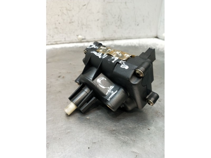 Recambio de motor elevalunas trasero izquierdo para renault megane i coach (da0/1_) 1.9 dti (da0n) referencia OEM IAM ZH00534420