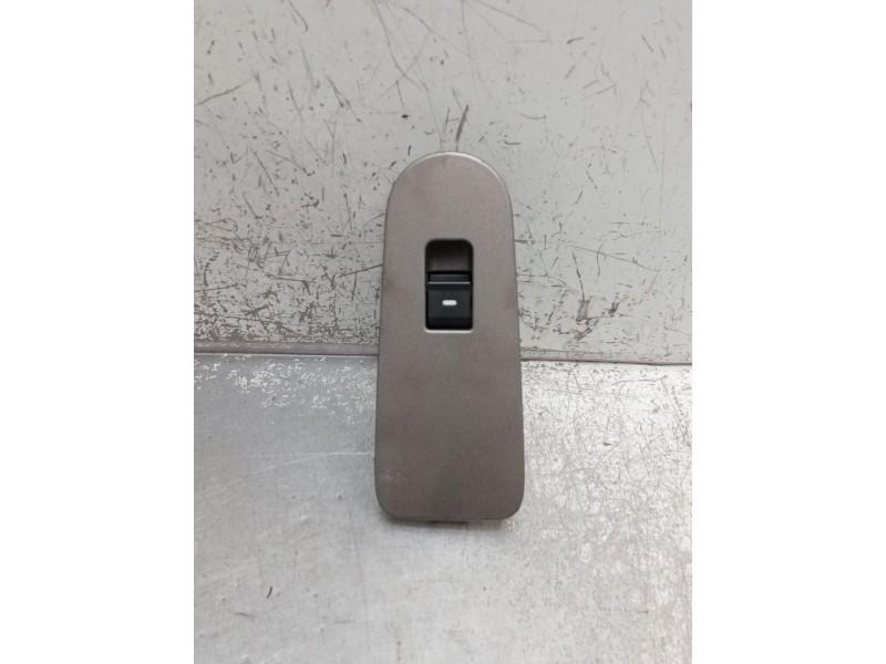 Recambio de mando elevalunas delantero derecho para tata indica vista 1.3 crdi referencia OEM IAM 299104575  2012
