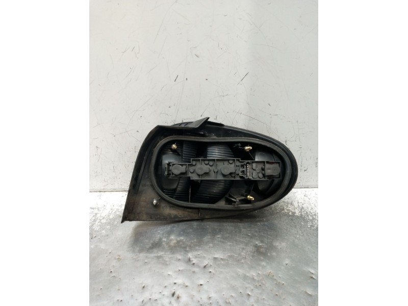 Recambio de piloto trasero izquierdo para renault megane i coach (da0/1_) 1.9 dti (da0n) referencia OEM IAM   