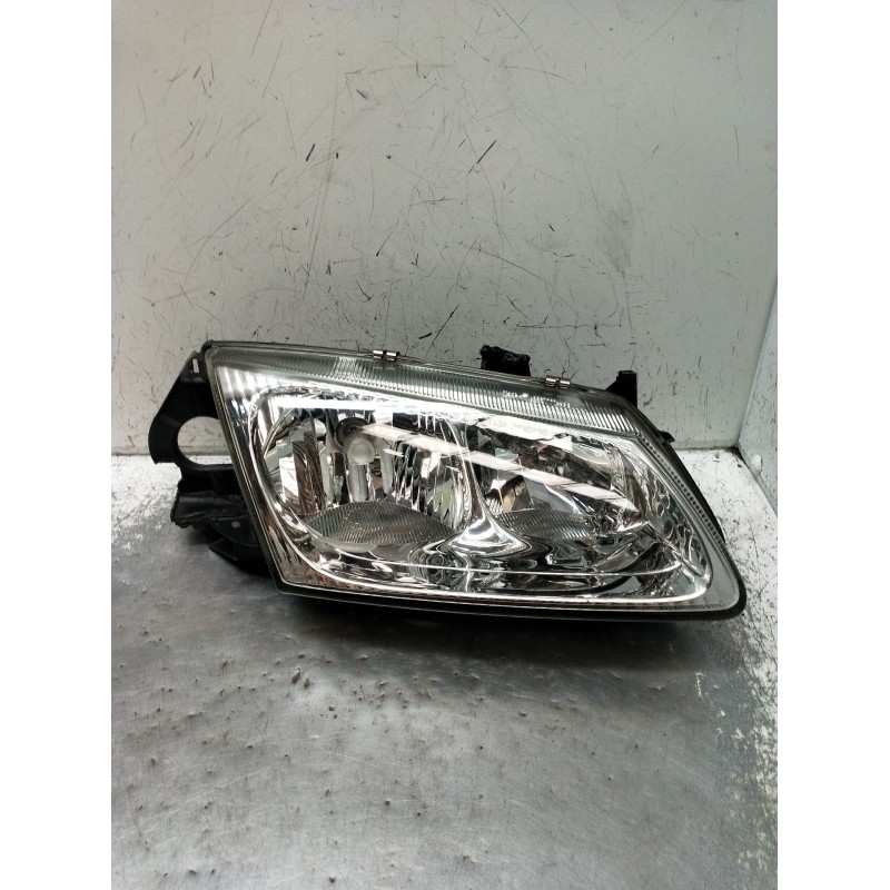 Recambio de faro derecho para nissan almera ii hatchback (n16) 2.2 di referencia OEM IAM 89003330 26010BN011 2000