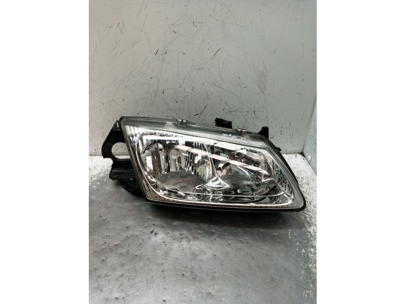 Recambio de faro derecho para nissan almera ii hatchback (n16) 2.2 di referencia OEM IAM 89003330 26010BN011 2000