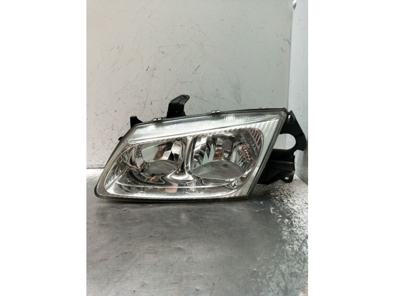 Recambio de faro izquierdo para nissan almera ii hatchback (n16) 2.2 di referencia OEM IAM 89004856 26060BN011 2000