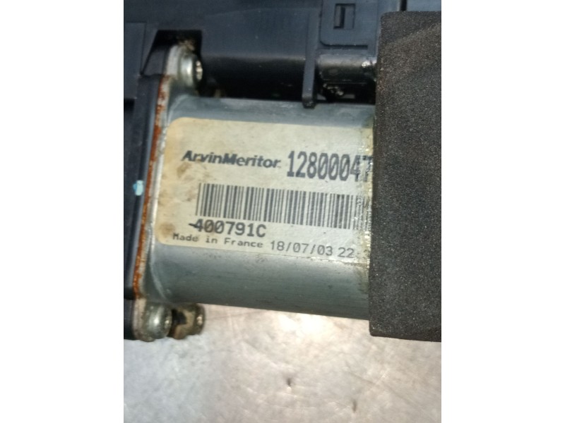 Recambio de elevalunas delantero derecho para renault megane ii sedán (lm0/1_) 1.6 referencia OEM IAM 12800047 400791C 