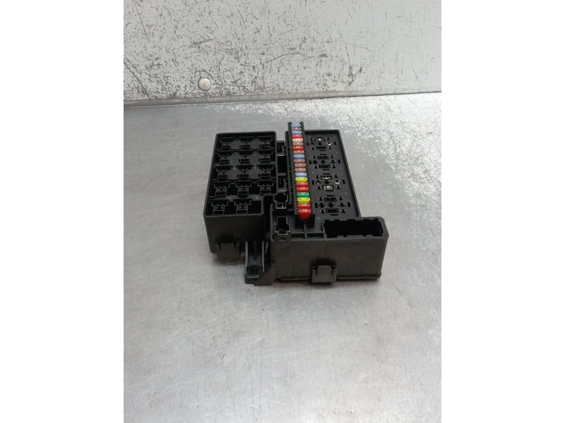 Recambio de caja reles / fusibles para tata indica vista 1.3 crdi referencia OEM IAM 287154650109  2012