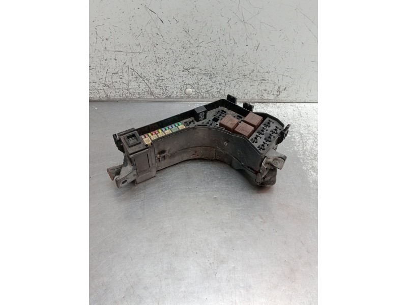 Recambio de caja reles / fusibles para tata indica vista 1.3 crdi referencia OEM IAM 287154640156 14003211 2012
