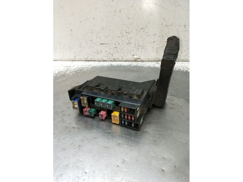 Recambio de caja reles / fusibles para nissan almera ii hatchback (n16) 2.2 di referencia OEM IAM 71543266 24382 2000