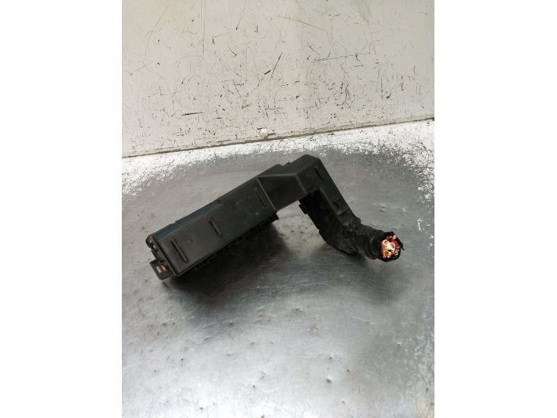 Recambio de caja reles / fusibles para nissan almera ii hatchback (n16) 2.2 di referencia OEM IAM 71543266 24382 2000