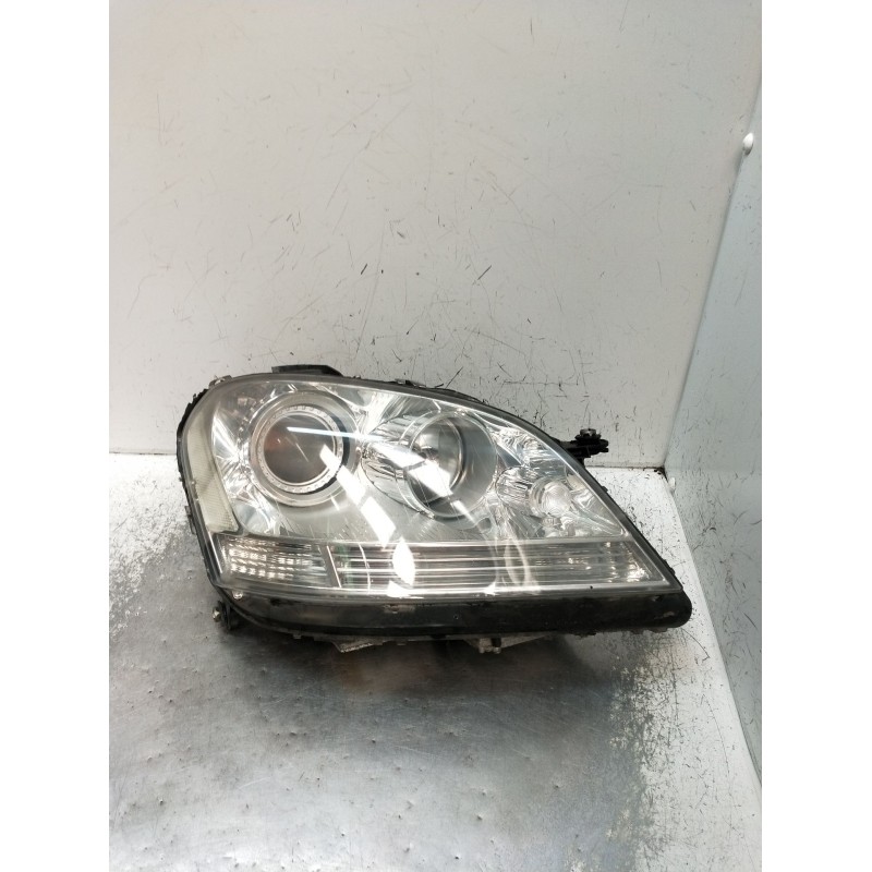 Recambio de faro derecho para mercedes-benz clase m (w164) ml 320 cdi 4-matic (164.122) referencia OEM IAM 5DV00829000 XENON 200