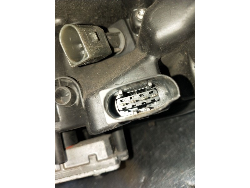 Recambio de faro derecho para mercedes-benz clase m (w164) ml 320 cdi 4-matic (164.122) referencia OEM IAM 5DV00829000 XENON 200