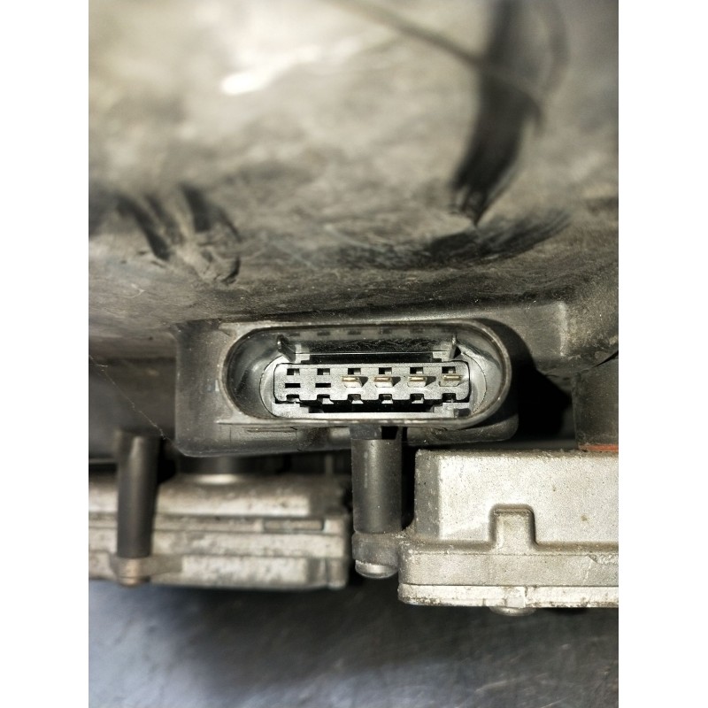 Recambio de faro derecho para mercedes-benz clase m (w164) ml 320 cdi 4-matic (164.122) referencia OEM IAM 5DV00829000 XENON 200