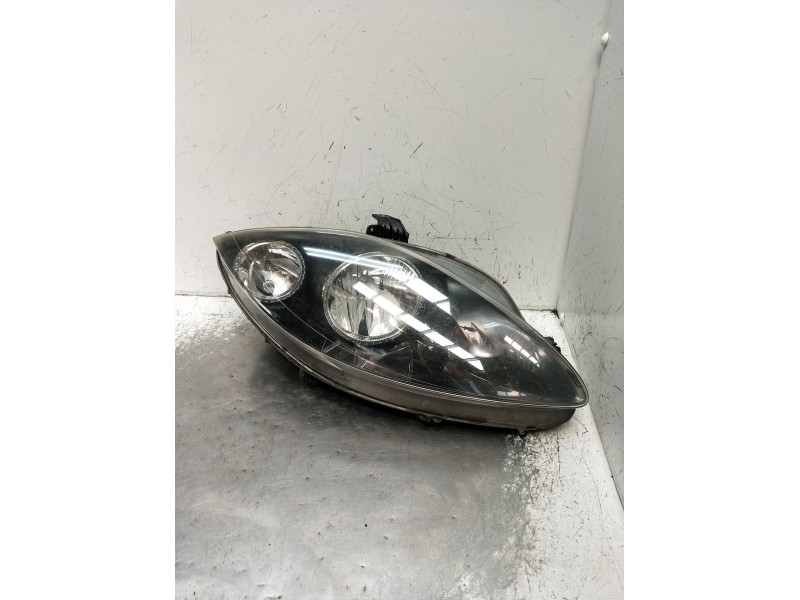 Recambio de faro derecho para seat altea (5p1) 1.9 tdi referencia OEM IAM 89309829  2004