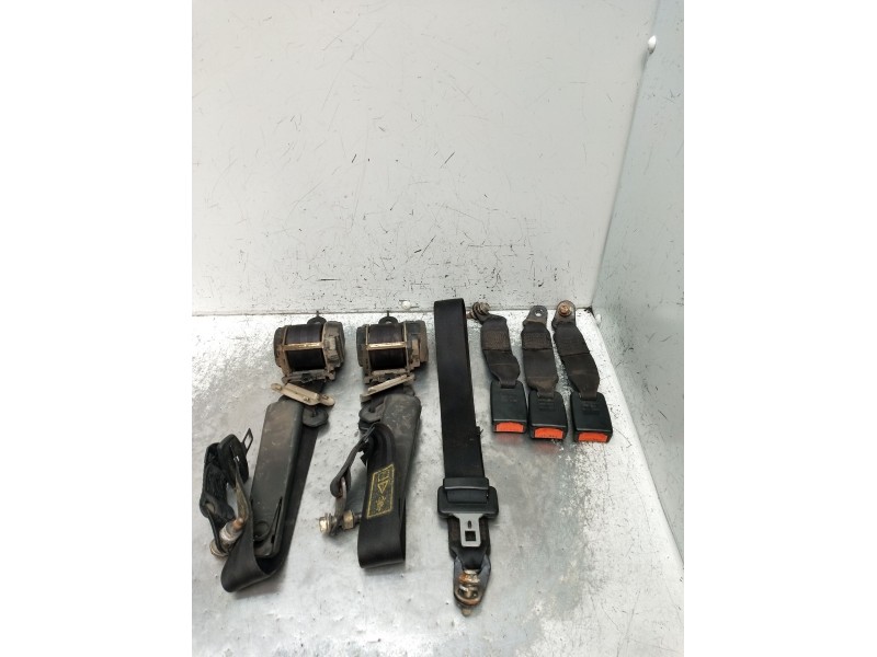 Recambio de juego cinturones trasero para nissan terrano ii (r20) 2.7 td 4wd referencia OEM IAM   
