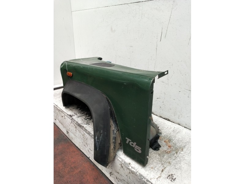 Recambio de aleta delantera izquierda para land rover defender station wagon (l316, l315) 2.5 td5 4x4 (l316) referencia OEM IAM 
