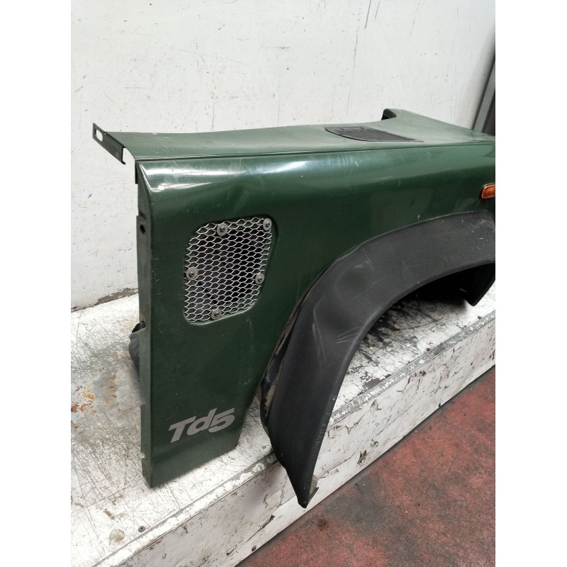 Recambio de aleta delantera derecha para land rover defender station wagon (l316, l315) 2.5 td5 4x4 (l316) referencia OEM IAM  V