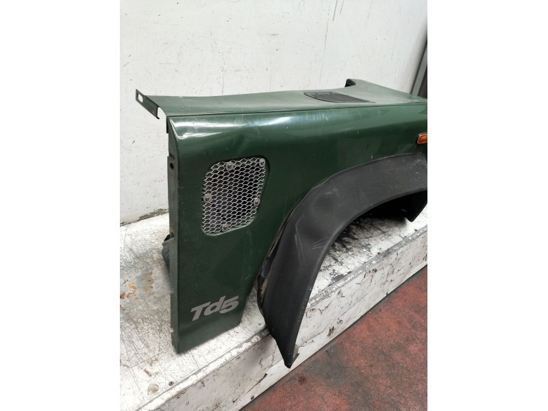 Recambio de aleta delantera derecha para land rover defender station wagon (l316, l315) 2.5 td5 4x4 (l316) referencia OEM IAM  V