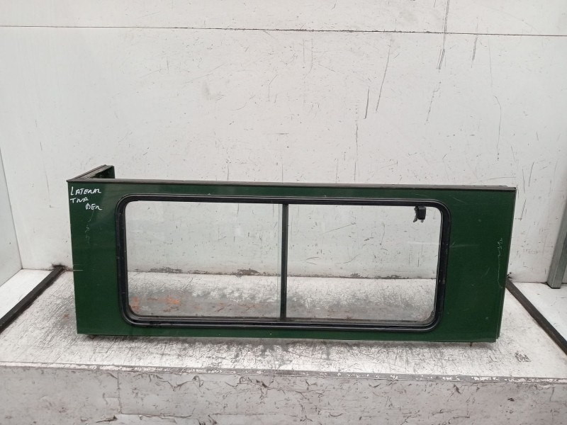Recambio de techo para land rover defender station wagon (l316, l315) 2.5 td5 4x4 (l316) referencia OEM IAM  LATERAL DERECHO CON