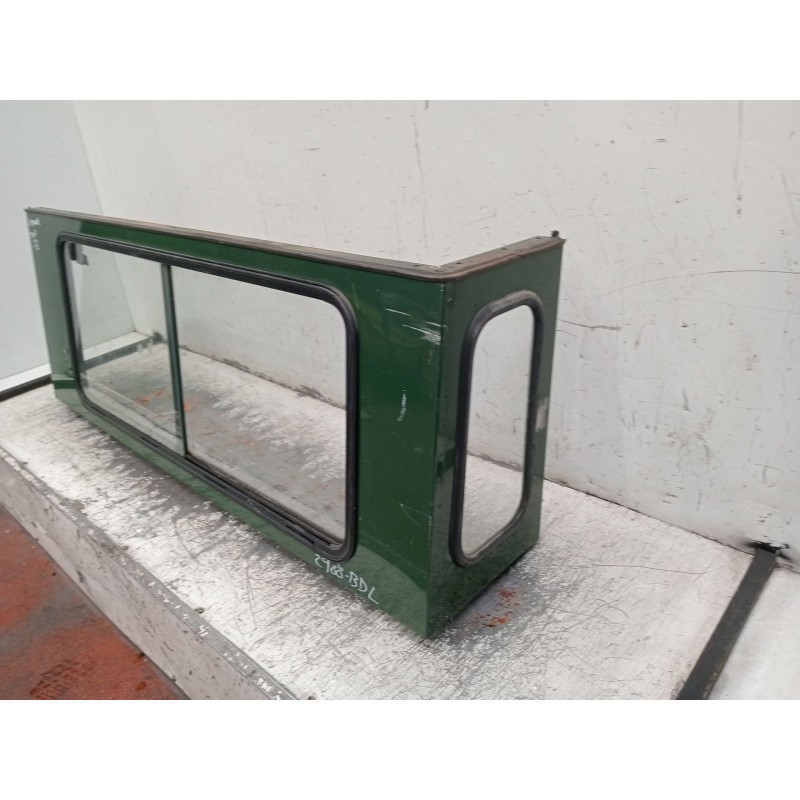 Recambio de techo para land rover defender station wagon (l316, l315) 2.5 td5 4x4 (l316) referencia OEM IAM  LATERAL IZQUIERDO C