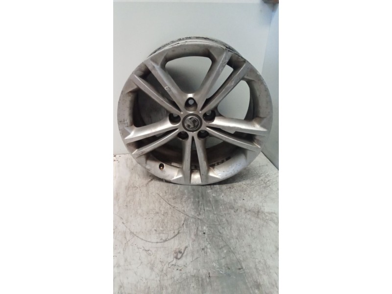 Recambio de juego llantas para opel insignia a sports tourer (g09) 2.0 biturbo cdti 4x4 (35) referencia OEM IAM 7.5J18 000158187