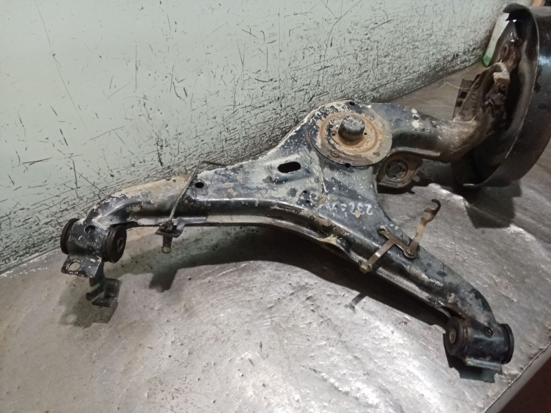 Recambio de mangueta trasera izquierda para volkswagen transporter t4 furgoneta (70a, 70h, 7da, 7dh, 70j) 2.5 tdi referencia OEM
