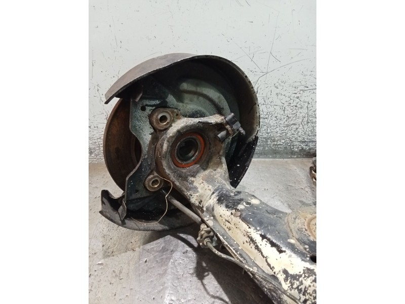 Recambio de mangueta trasera izquierda para volkswagen transporter t4 furgoneta (70a, 70h, 7da, 7dh, 70j) 2.5 tdi referencia OEM