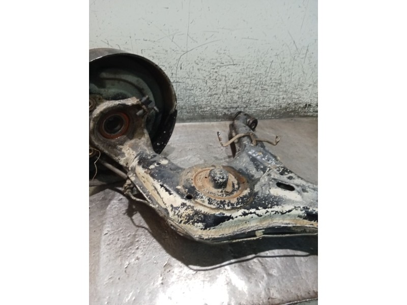 Recambio de mangueta trasera izquierda para volkswagen transporter t4 furgoneta (70a, 70h, 7da, 7dh, 70j) 2.5 tdi referencia OEM