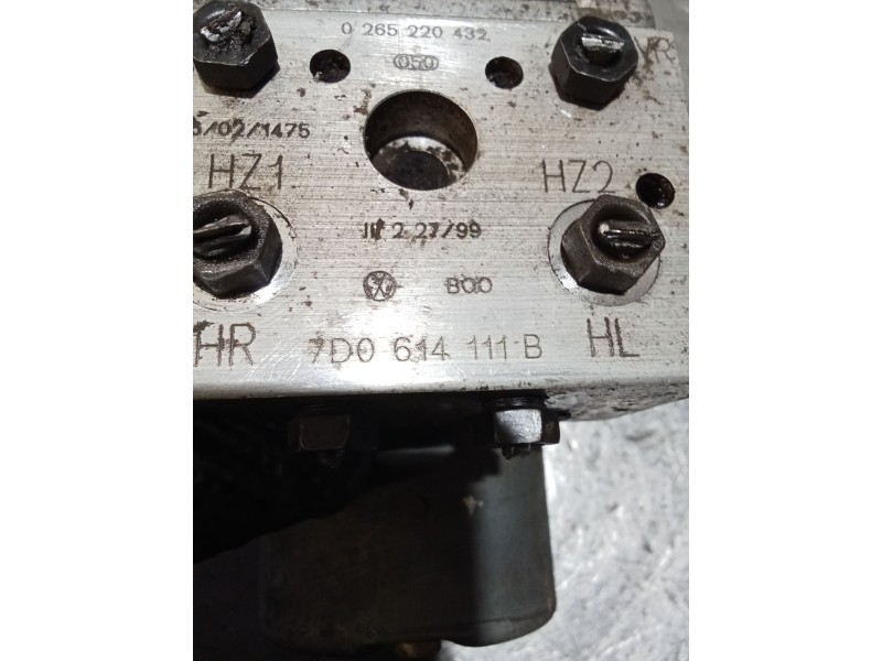 Recambio de abs para volkswagen transporter t4 furgoneta (70a, 70h, 7da, 7dh, 70j) 2.5 tdi referencia OEM IAM 0273004211 0265220