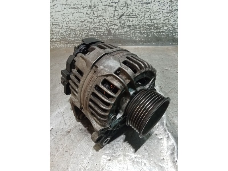 Recambio de alternador para volkswagen transporter t4 furgoneta (70a, 70h, 7da, 7dh, 70j) 2.5 tdi referencia OEM IAM 0124325004 