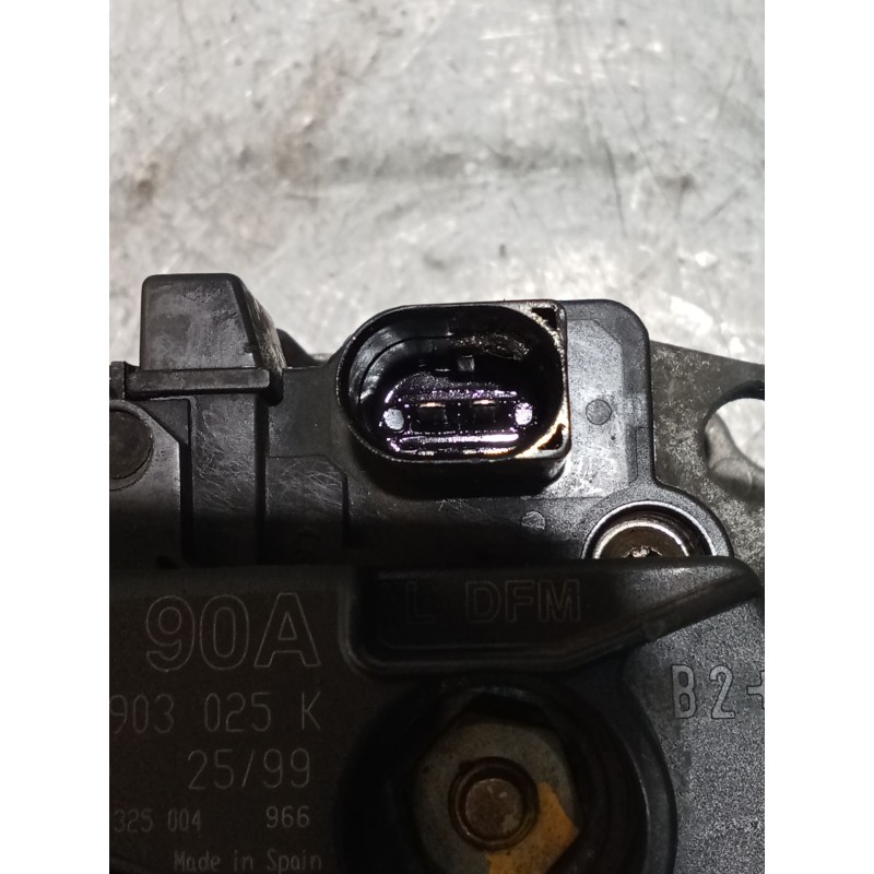 Recambio de alternador para volkswagen transporter t4 furgoneta (70a, 70h, 7da, 7dh, 70j) 2.5 tdi referencia OEM IAM 0124325004 