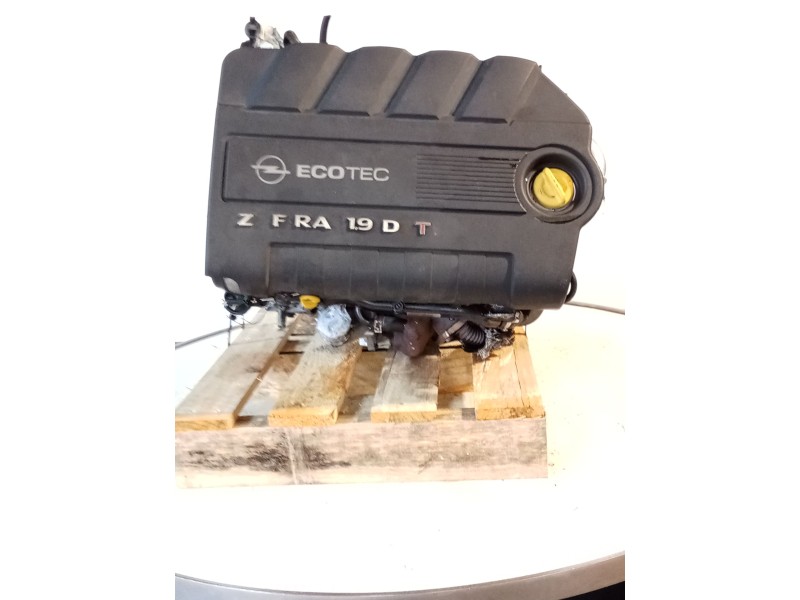 Recambio de motor completo para opel zafira / zafira family b (a05) 1.9 cdti (m75) referencia OEM IAM Z19DTH BOSCH 17137852