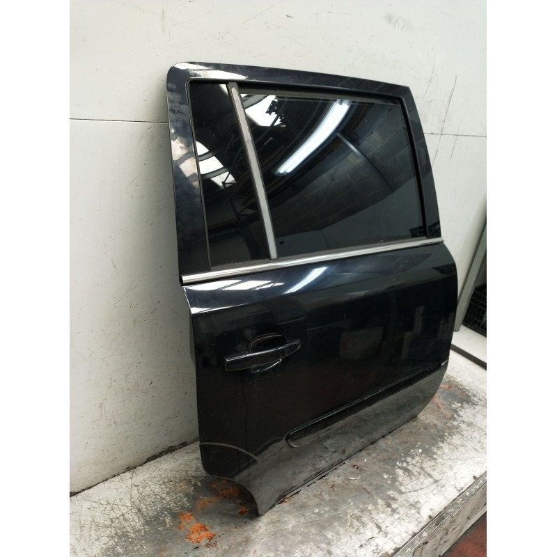 Recambio de puerta trasera derecha para opel zafira / zafira family b (a05) 1.9 cdti (m75) referencia OEM IAM  5P 2005