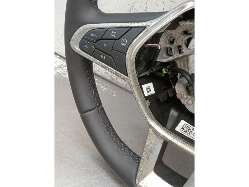 Recambio de volante para renault captur iii captur e-tech hybrid referencia OEM IAM 484004868R VER FOTOS 2025
