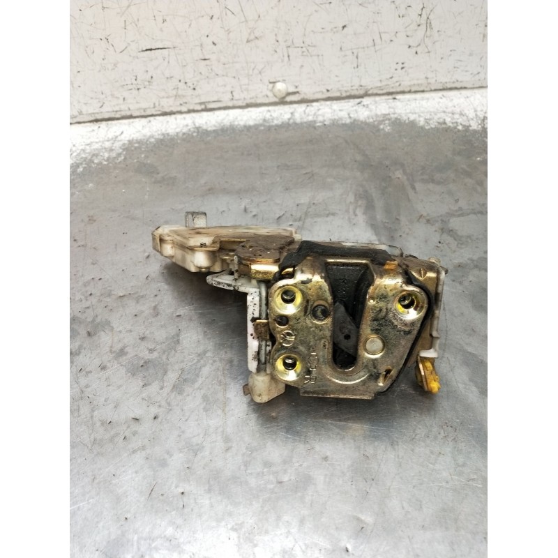 Recambio de motor cierre centralizado delantero derecho para nissan terrano ii (r20) 2.7 td 4wd referencia OEM IAM  3P 2000