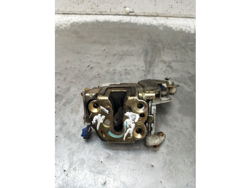 Recambio de motor cierre centralizado delantero izquierdo para nissan terrano ii (r20) 2.7 td 4wd referencia OEM IAM  3P 2000