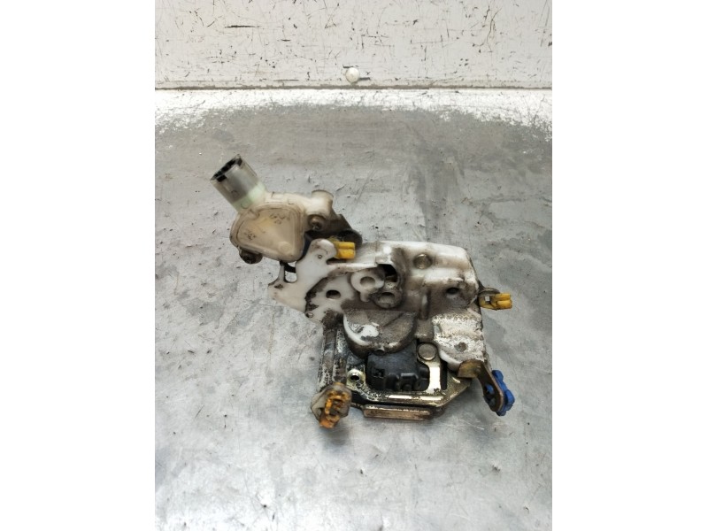 Recambio de motor cierre centralizado delantero izquierdo para nissan terrano ii (r20) 2.7 td 4wd referencia OEM IAM  3P 2000