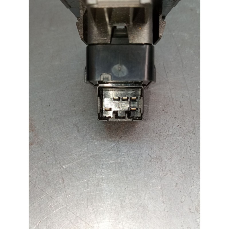 Recambio de mando elevalunas trasero derecho para tata indica vista 1.3 crdi referencia OEM IAM 299104575 5P 2012