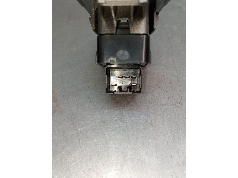 Recambio de mando elevalunas trasero derecho para tata indica vista 1.3 crdi referencia OEM IAM 299104575 5P 2012
