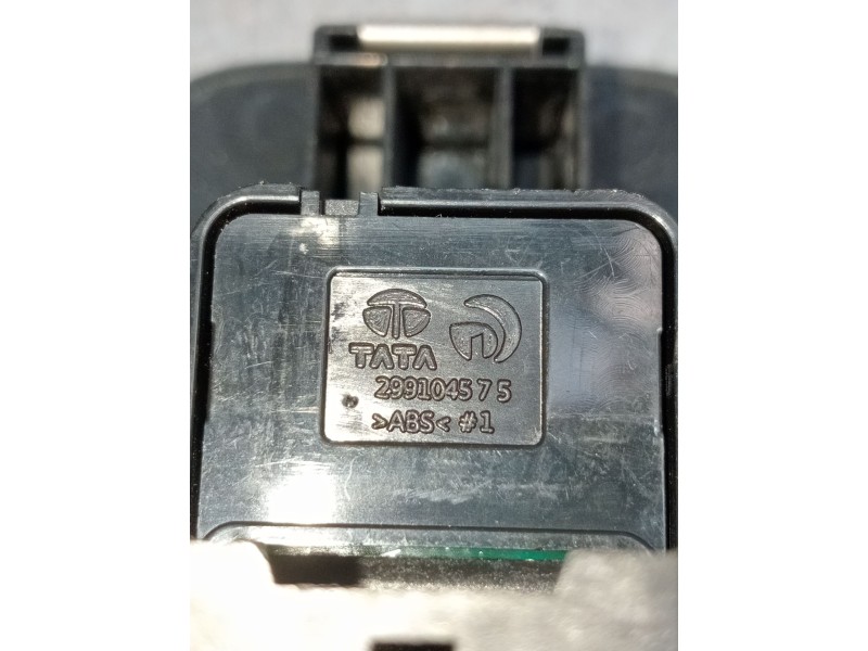 Recambio de mando elevalunas trasero derecho para tata indica vista 1.3 crdi referencia OEM IAM 299104575 5P 2012