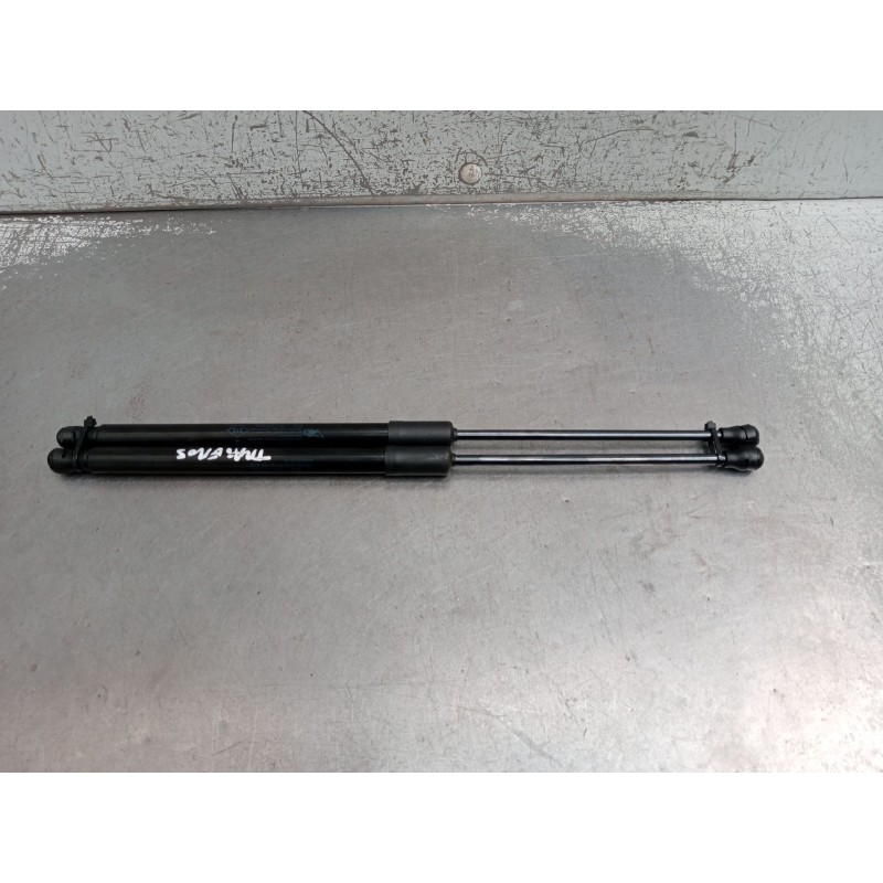 Recambio de amortiguadores maletero / porton para renault captur iii captur e-tech hybrid referencia OEM IAM 904525391R 137482 0