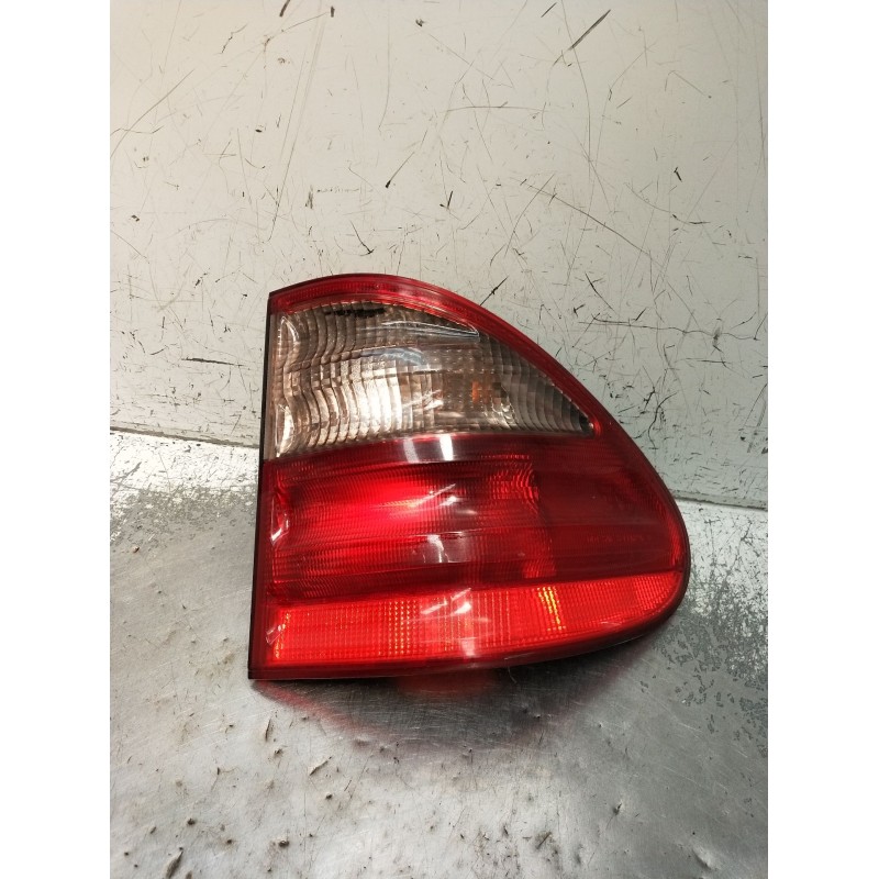 Recambio de piloto trasero derecho para mercedes-benz clase e t-model (s210) e 320 t cdi (210.226) referencia OEM IAM A210820546