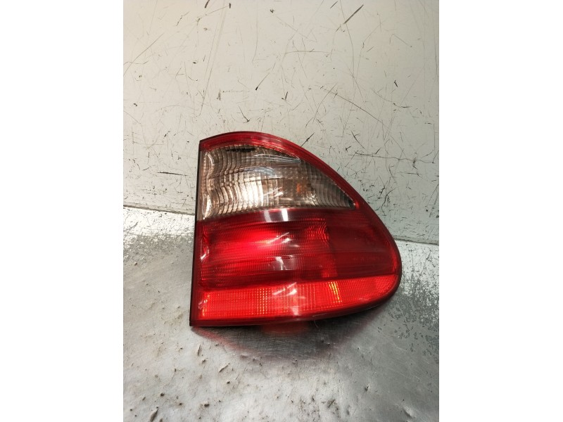 Recambio de piloto trasero derecho para mercedes-benz clase e t-model (s210) e 320 t cdi (210.226) referencia OEM IAM A210820546