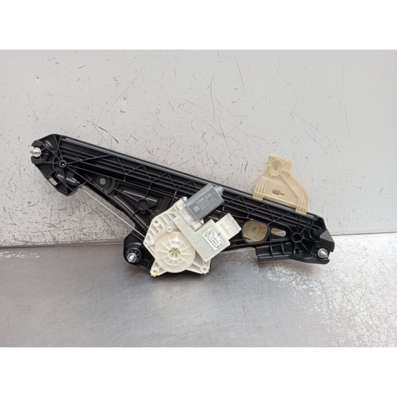 Recambio de elevalunas trasero derecho para renault captur iii captur e-tech hybrid referencia OEM IAM 827201639R 5P G78205101 2