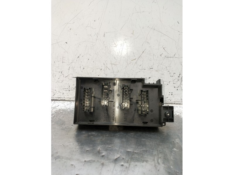 Recambio de caja reles / fusibles para mercedes-benz clase m (w164) ml 320 cdi 4-matic (164.122) referencia OEM IAM A1645400672 