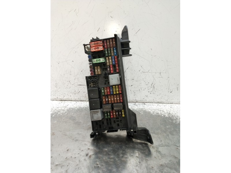 Recambio de caja reles / fusibles para mercedes-benz clase m (w164) ml 320 cdi 4-matic (164.122) referencia OEM IAM   2005