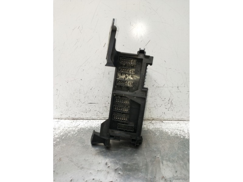 Recambio de caja reles / fusibles para mercedes-benz clase m (w164) ml 320 cdi 4-matic (164.122) referencia OEM IAM   2005
