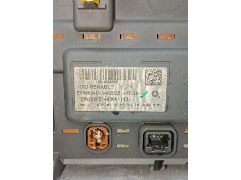 Recambio de pantalla multifuncion para renault captur iii captur e-tech hybrid referencia OEM IAM   