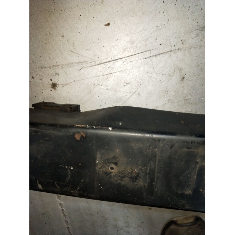 Recambio de paragolpes delantero para land rover defender station wagon (l316, l315) 2.5 td5 4x4 (l316) referencia OEM IAM   