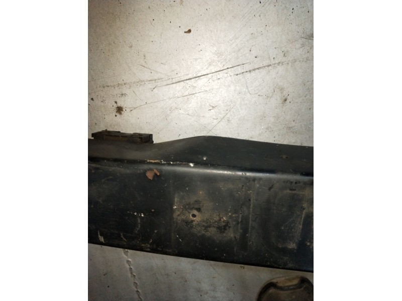 Recambio de paragolpes delantero para land rover defender station wagon (l316, l315) 2.5 td5 4x4 (l316) referencia OEM IAM   