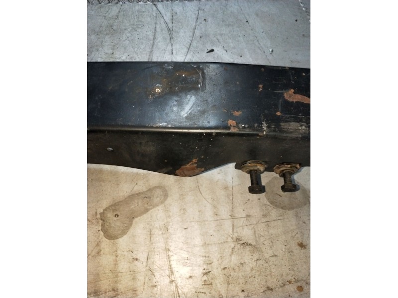 Recambio de paragolpes delantero para land rover defender station wagon (l316, l315) 2.5 td5 4x4 (l316) referencia OEM IAM   